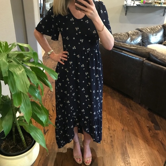 1 S β’ Fully Lined Short Sleeve Floral Hi Low Maxi - Picture 4 of 5